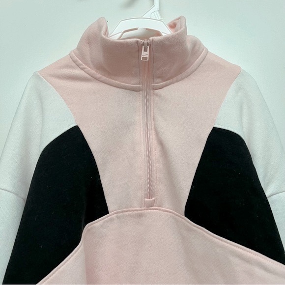 Cropped Oversized Colorblock Sweater - Picture 3 of 8